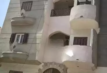 Building For sale - 4 rooms