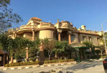 فلل للبيع - 7 غرف