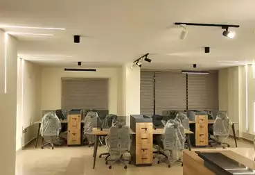 مقر إداري للإيجار - 3 غرف - بالدور 2