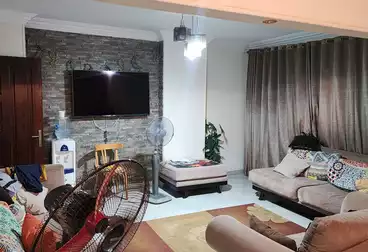 شقق للبيع - 4 غرف - بالدور 7