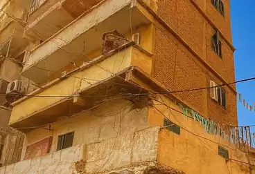 Building For sale - 9 rooms