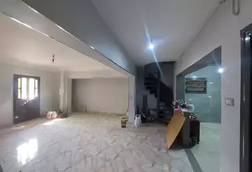 شقق للبيع - 4 غرف - بالدور 1