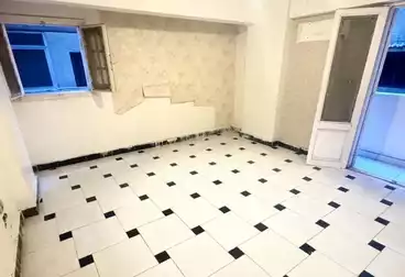 Apartments For sale - 3 rooms - floor 1