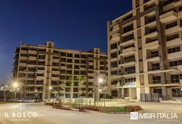 شقة بحديقة للبيع - 1 غرف - بالدور 5