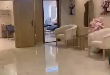 مقر إداري للإيجار - 3 غرف - بالدور 1