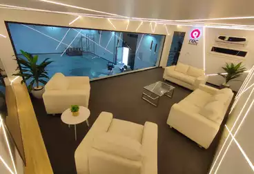 مكاتب للإيجار - 1 غرف - بالدور 4