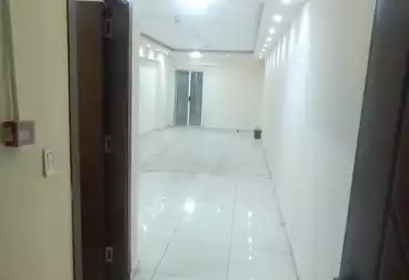 مكاتب للإيجار - 3 غرف - بالدور 3