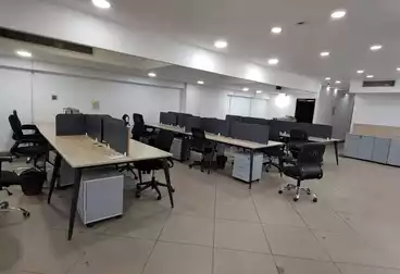 مكاتب للإيجار - 7 غرف - بالدور 7