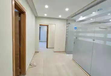 مكاتب للإيجار - 3 غرف - بالدور 1