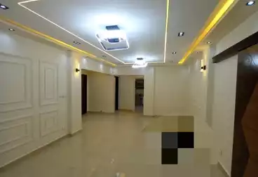 Apartments For sale - 4 rooms - floor 1