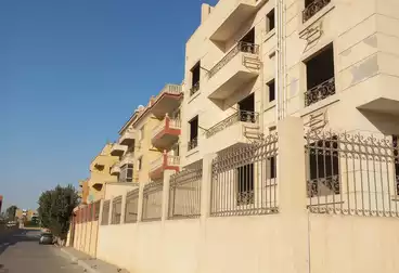 عقارات للبيع - 10 غرف