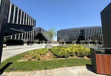 مكاتب للإيجار - 1 غرف - بالدور 4