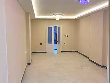شقق للبيع - 3 غرف - بالدور 0