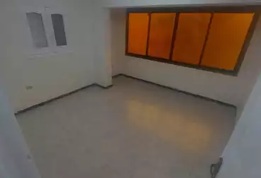 Apartments For sale - 3 rooms - floor 1