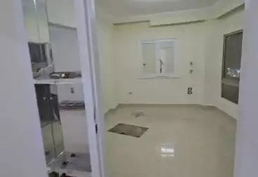 إداري للإيجار - 2 غرف - بالدور 3