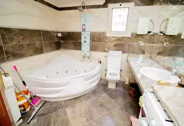 شقق للبيع - 4 غرف - بالدور 0