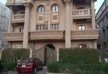 شقق للبيع - 6 غرف - بالدور 0