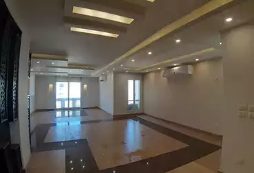 أي فيلا للإيجار