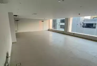 مكاتب للإيجار - 1 غرف - بالدور 1