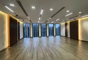 مكاتب للإيجار - 3 غرف - بالدور 3