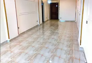 شقق للبيع - 3 غرف - بالدور 1