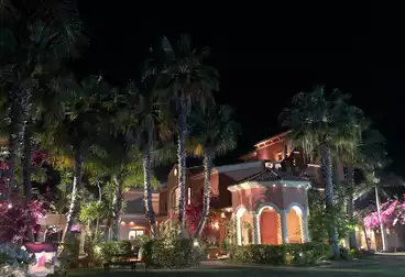 فيلا منفصلة للبيع - 6 غرف