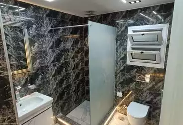 شقق للبيع - 3 غرف - بالدور 1