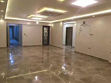 مكاتب للإيجار - 3 غرف - بالدور 3
