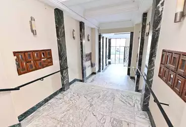 Apartments For sale - 3 rooms - floor 1