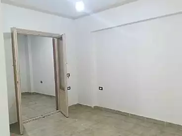 شقق للبيع - 3 غرف - بالدور 0