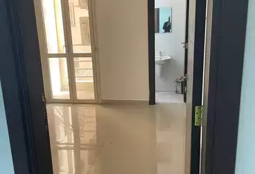 مكاتب للبيع - 2 غرف - بالدور 4