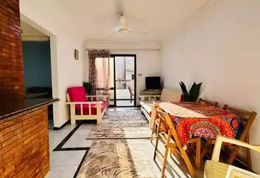 شقق مفروشة للبيع - 1 غرف - بالدور 4