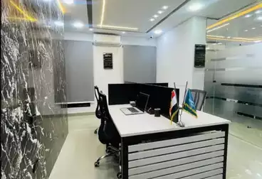 مقر إداري للإيجار - 8 غرف - بالدور 3