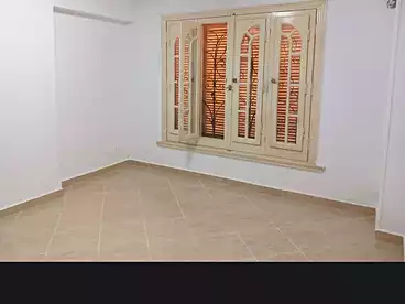 إداري للإيجار - 2 غرف - بالدور 0