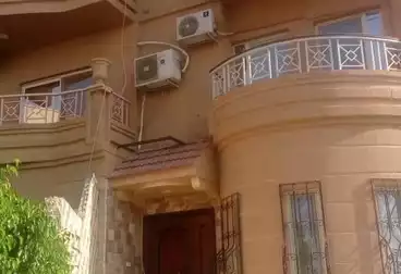 دوبلكس بحديقة للبيع - 3 غرف - بالدور 1