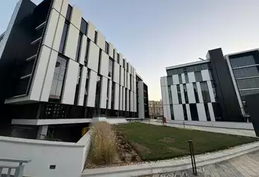 مكاتب للإيجار - 1 غرف - بالدور 5