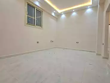 شقق للبيع - 3 غرف - بالدور 0