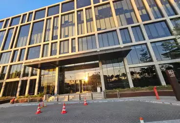 مكاتب للإيجار - 3 غرف - بالدور 2