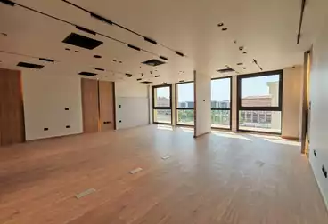 مكاتب للبيع - 1 غرف - بالدور 3