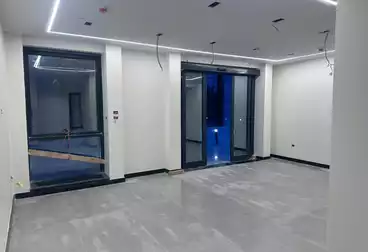 مبنى إداري للإيجار - 1 غرف