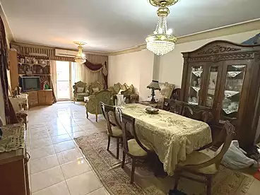 شقق للبيع - 3 غرف - بالدور 8