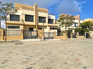توين هاوس للبيع - 3 غرف