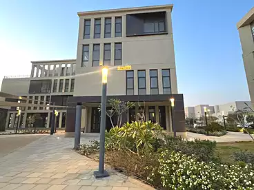 مبنى إداري للإيجار - 1 غرف