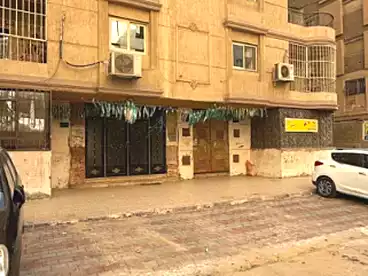 مقر إداري للبيع - 3 غرف - بالدور 0