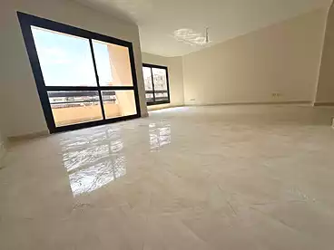 مكاتب للإيجار - 4 غرف - بالدور 1