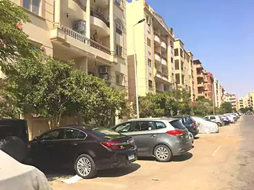 شقق للبيع - 3 غرف - بالدور 1