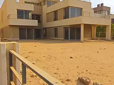 فيلا منفصلة للبيع - 5 غرف