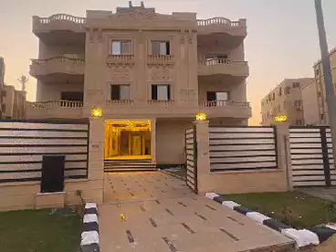 شقق للبيع - 3 غرف - بالدور 1
