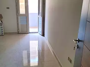 شقق للبيع - 3 غرف - بالدور 2