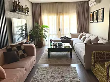 شقق للبيع - 3 غرف - بالدور 1